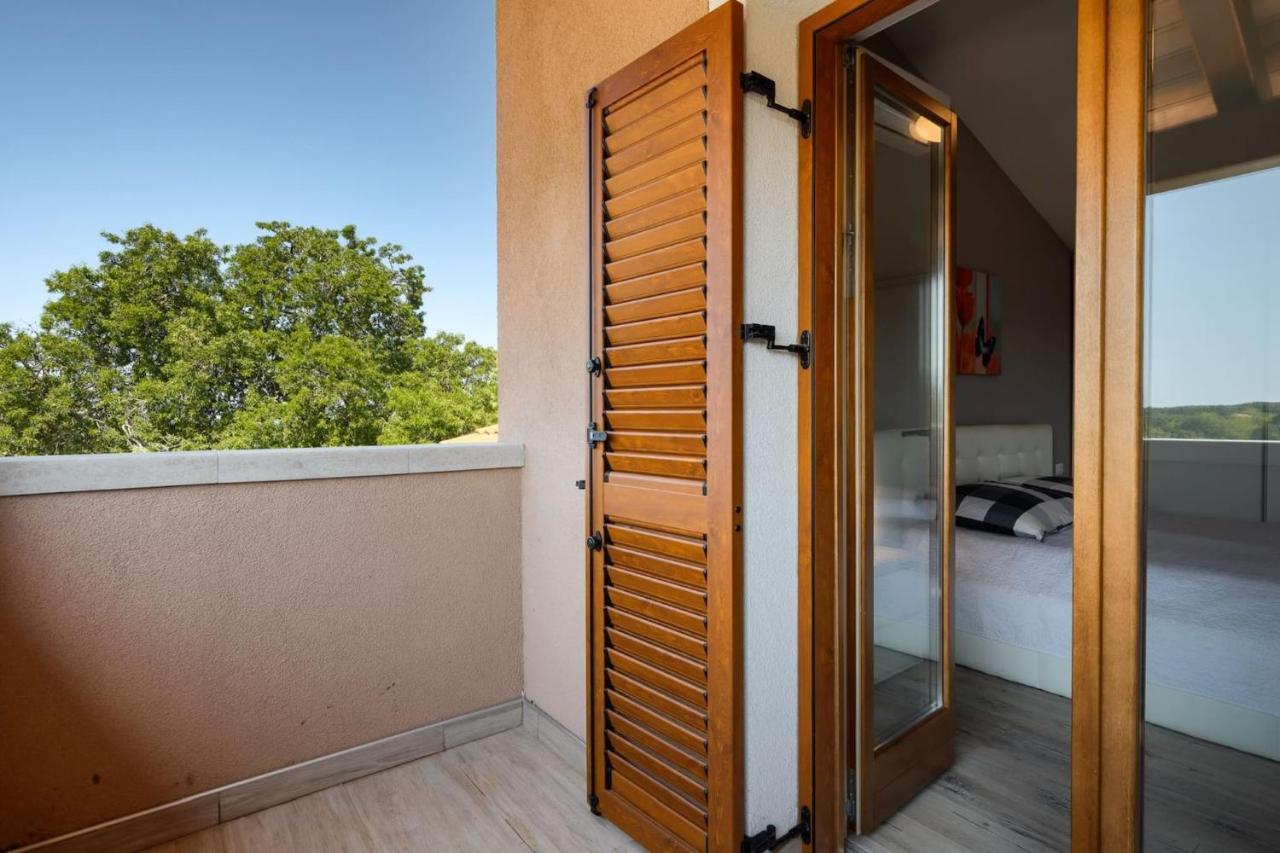 Activity Villa Gita With Pool And Grill In Tinjan 外观 照片